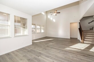 1001 Marigold St in Princeton, TX - Foto de edificio - Building Photo