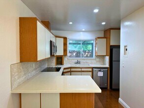 2047 Montecito Ave in Mountain View, CA - Building Photo - Building Photo