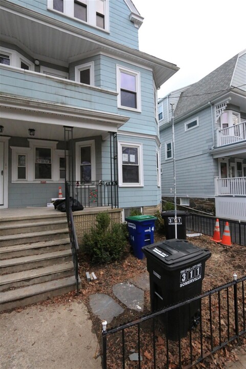 14 Bay State Ave, Unit #2 in Somerville, MA - Building Photo
