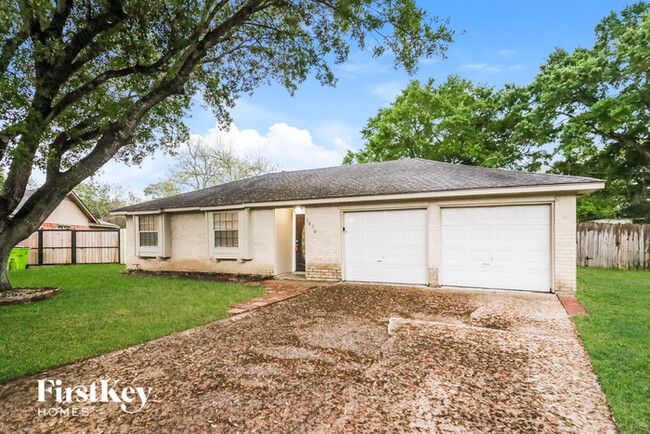 1929 Klauke Ct in Rosenberg, TX - Building Photo - Building Photo