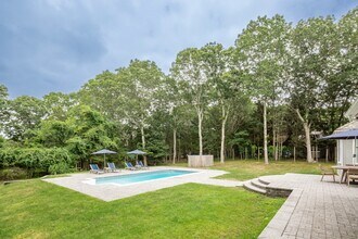6 Clover Leaf Ln in East Hampton, NY - Building Photo - Building Photo