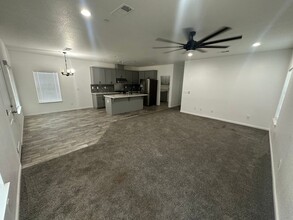 909 E Olive Ave in Merced, CA - Building Photo - Building Photo