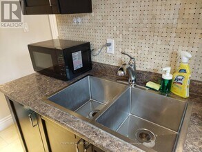 168 Painted Post Dr in Toronto, ON - Building Photo - Building Photo