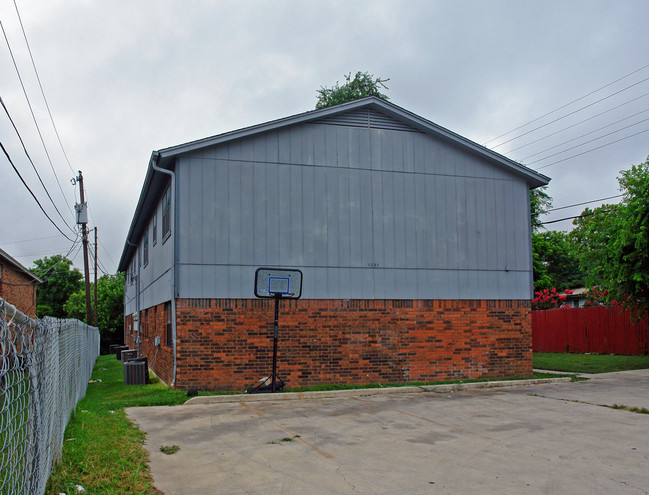 1201 S 23rd St in Copperas Cove, TX - Foto de edificio - Building Photo