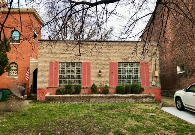 property at 2822 Jefferson Ave