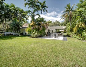 11905 SW 67th Ave in Pinecrest, FL - Building Photo - Building Photo