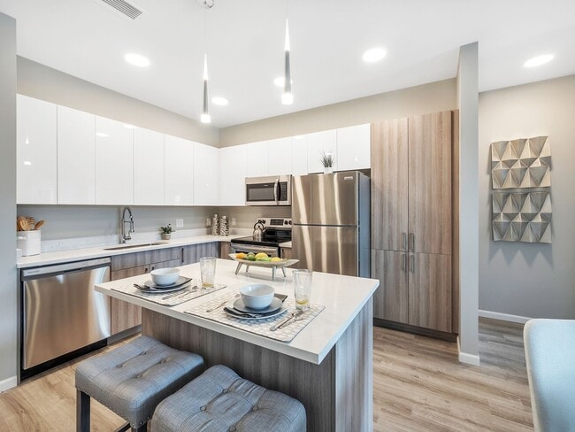 4 Corners Lakeside Apartments - White Lake, MI in White Lake, MI - Foto de edificio - Building Photo