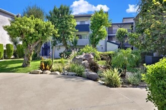 Talavera Apartments in Reseda, CA - Foto de edificio - Building Photo