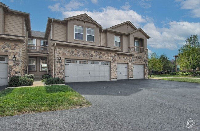 1817 Crenshaw Cir in Vernon Hills, IL - Building Photo - Building Photo