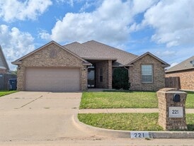 221 SW 148th St in Oklahoma City, OK - Building Photo
