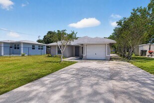 351 NW 8th Ave in Delray Beach, FL - Building Photo