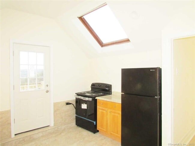 180 Funston Ave in Torrington, CT - Building Photo - Building Photo