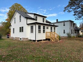 1941 Peck Ln in Cheshire, CT - Building Photo