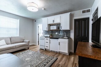 101 N Rose St in Elmwood, IL - Building Photo - Building Photo