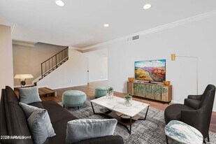 8321 E Vista Dr in Scottsdale, AZ - Building Photo