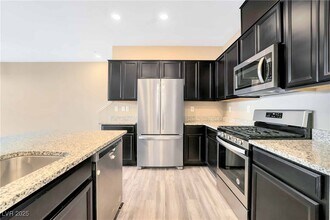 5661 Warm Light St in Las Vegas, NV - Building Photo - Building Photo