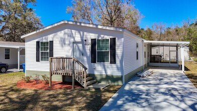 18069 Carrolwood Dr in Brooksville, FL - Building Photo - Building Photo