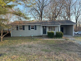 1711 Southwind Dr in Nashville, TN - Building Photo