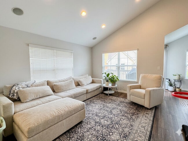 121 Rosehall Dr in Lake Zurich, IL - Building Photo - Building Photo