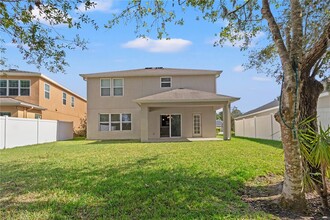 6431 Bradford Hill Ct in Zephyrhills, FL - Foto de edificio - Building Photo