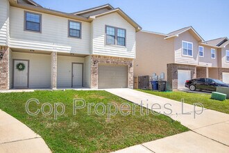 1314 Garden Dusk in San Antonio, TX - Building Photo - Building Photo