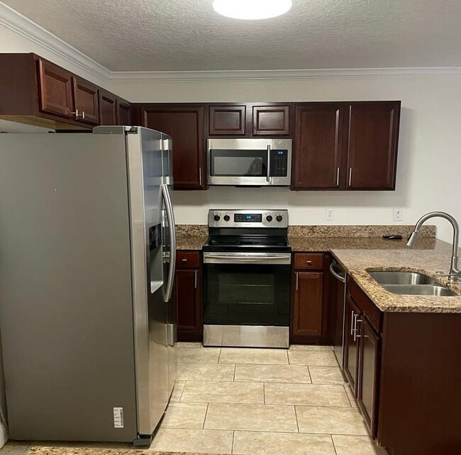 673 Cresting Oak Cir in Orlando, FL - Building Photo - Building Photo