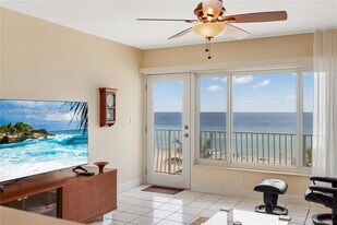 300 Oregon St, Unit 407 in Hollywood, FL - Building Photo