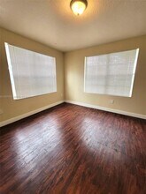 237 NW 10th Ave in Miami, FL - Building Photo - Building Photo