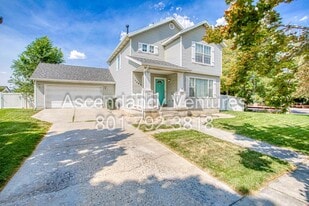 1483 N Clemente Wy in Tooele, UT - Building Photo