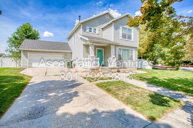 property at 1483 N Clemente Wy
