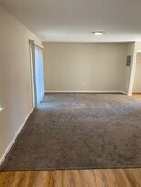 1352 Drake Dr, Unit D in Davis, CA - Building Photo