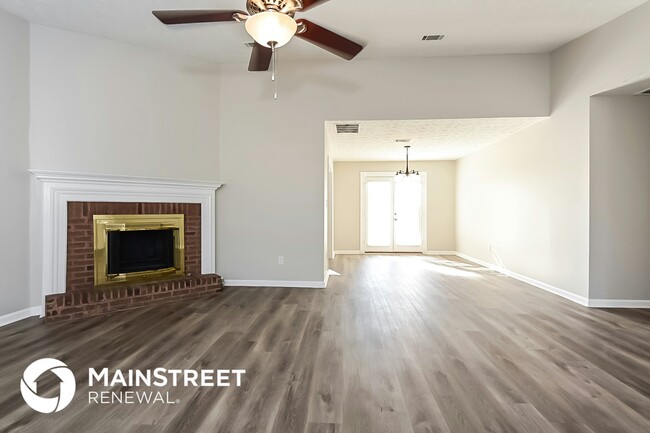 561 Sunnyhill Dr in Jonesboro, GA - Building Photo - Building Photo