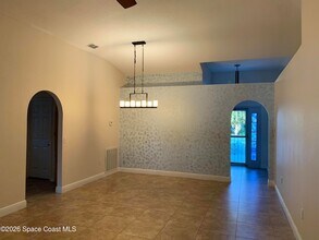 1649 La Maderia Dr in Palm Bay, FL - Foto de edificio - Building Photo