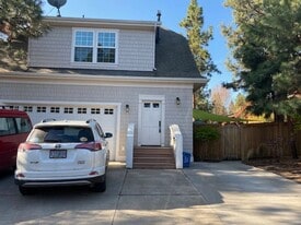 2209 NW High Lakes Loop in Bend, OR - Building Photo