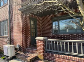 106 Abbottstown St, Unit 106 in East Berlin, PA - Building Photo