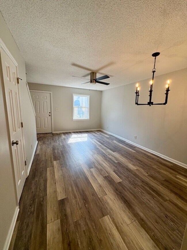 24 Bee St in Charleston, SC - Building Photo - Building Photo