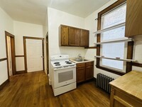 1104 N Ashland Ave, Unit 1R in Chicago, IL - Building Photo - Building Photo