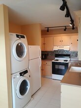 1421 NW 20th Ave-Unit -203 in Delray Beach, FL - Foto de edificio - Building Photo