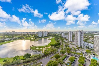 20281 E Country Club Dr in Aventura, FL - Building Photo - Building Photo