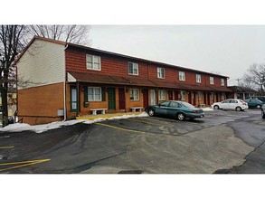 2015 Oakland Ave in Indiana, PA - Building Photo - Building Photo