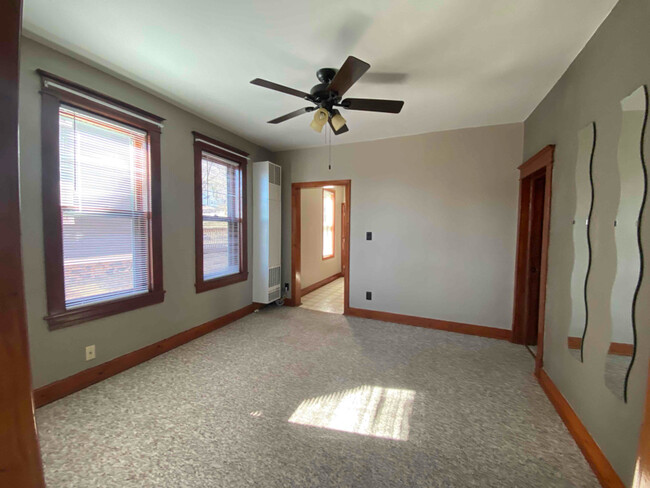 309 E 7th St in Duluth, MN - Foto de edificio - Building Photo