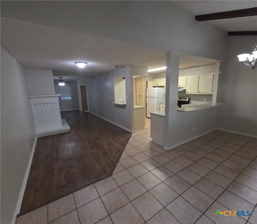 207 Palmwood Dr in Victoria, TX - Building Photo