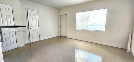 2 NE 63rd St in Miami, FL - Foto de edificio - Building Photo