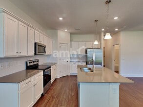 2590 Sunrise Lndg Lp in Tavares, FL - Building Photo - Building Photo