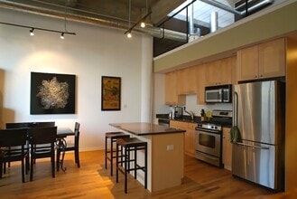 2000 S Michigan Ave in Chicago, IL - Building Photo - Building Photo