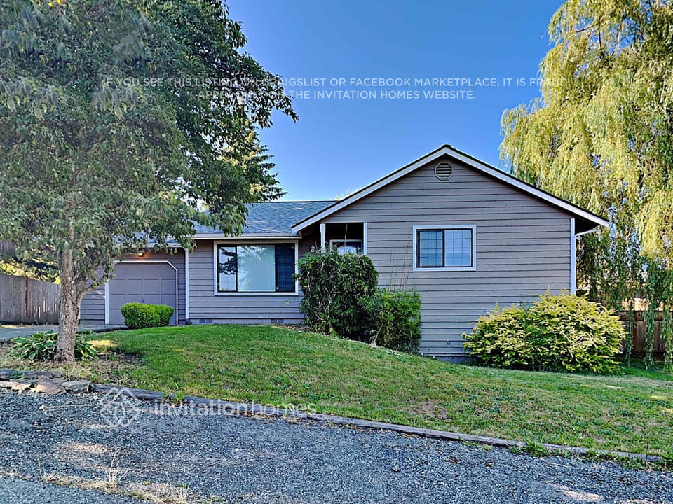 2414 117th Ave NE in Lake Stevens, WA - Building Photo