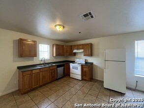 6707 Brothers Ln in San Antonio, TX - Building Photo - Building Photo