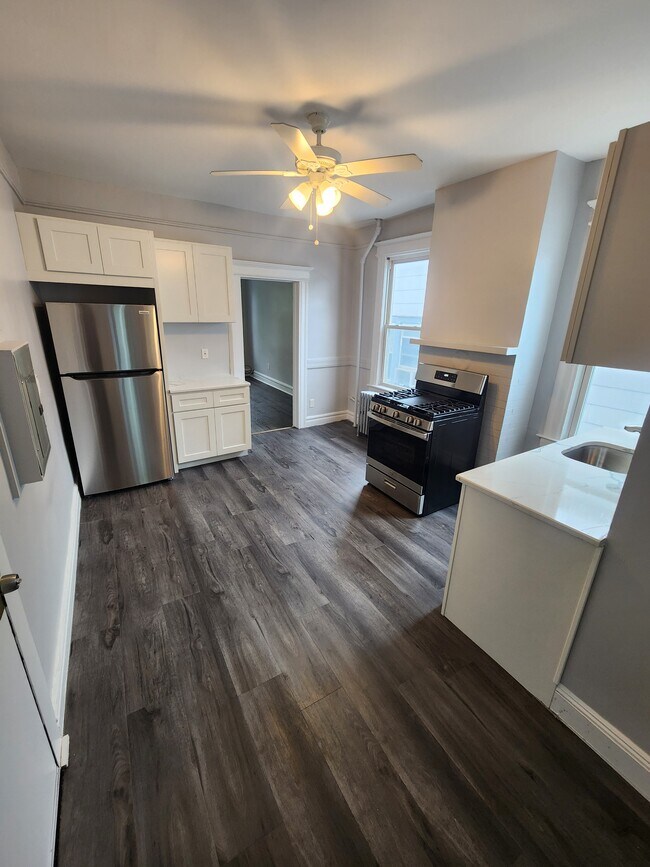 7 Woodland Ave, Unit 2 in Montclair, NJ - Building Photo - Building Photo