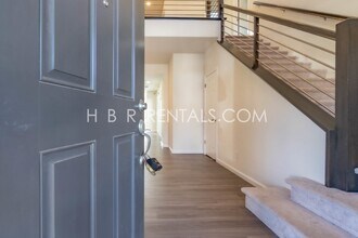 312 E Liverno Ave in Mountain House, CA - Foto de edificio - Building Photo