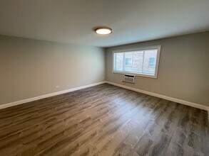 517 S Milwaukee Ave in Wheeling, IL - Building Photo - Building Photo